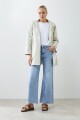 Campera impermeable con capucha plegable gris claro