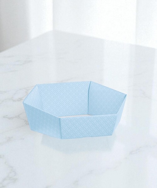 Cesto hexagonal 29x23x8,5 cm. - MATELASSE AZZURRO Cesto hexagonal 29x23x8,5 cm. - MATELASSE AZZURRO