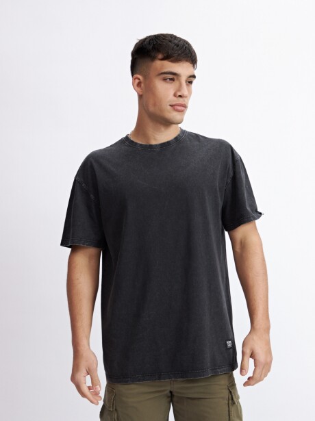 REMERA LEO NEGRO