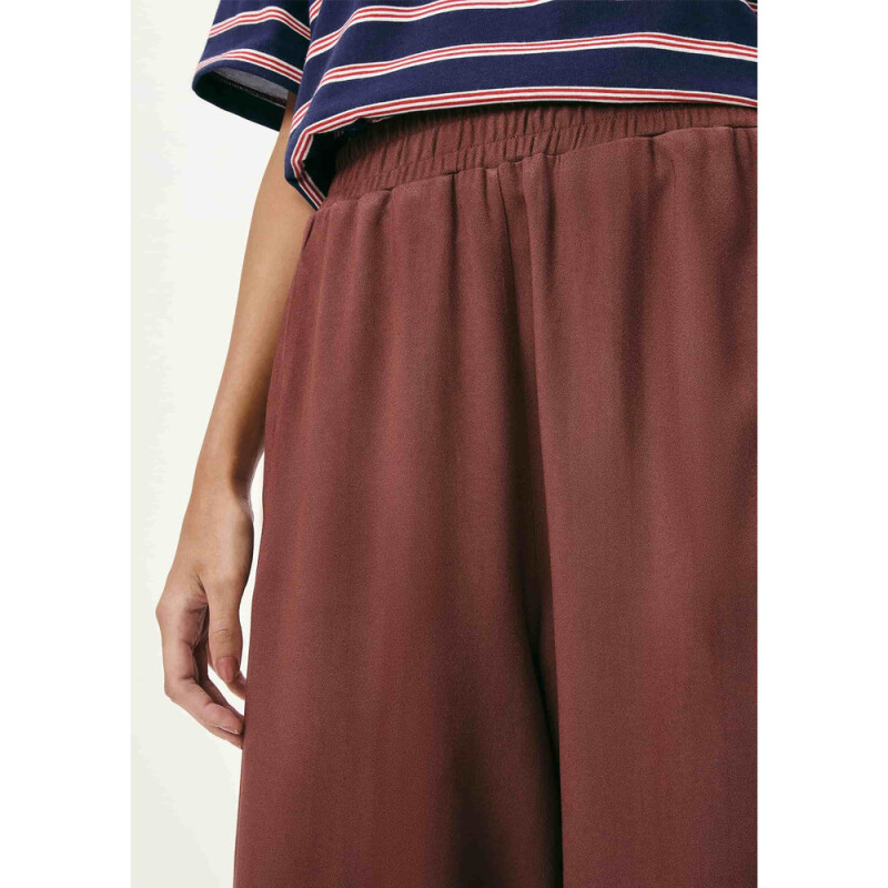 CALCA FEM MARROM ESCURO