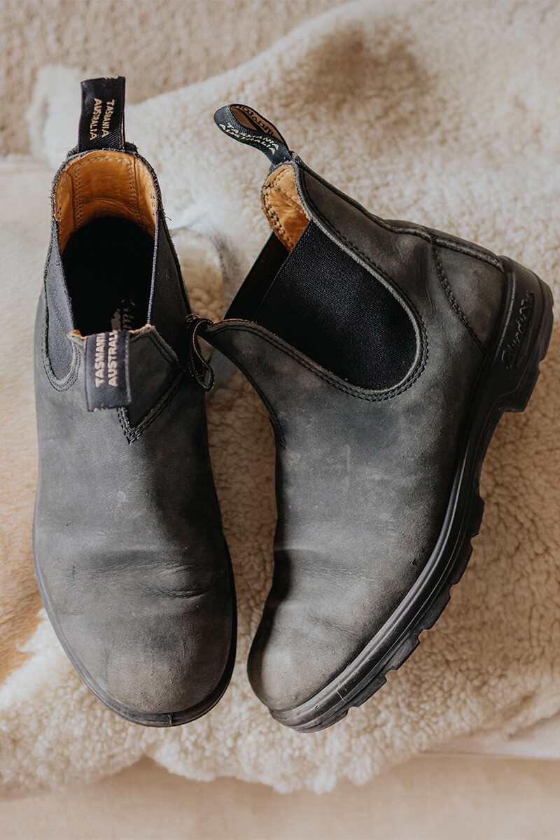 Botas 587 Elastic Side V Cut - Rustic Black 