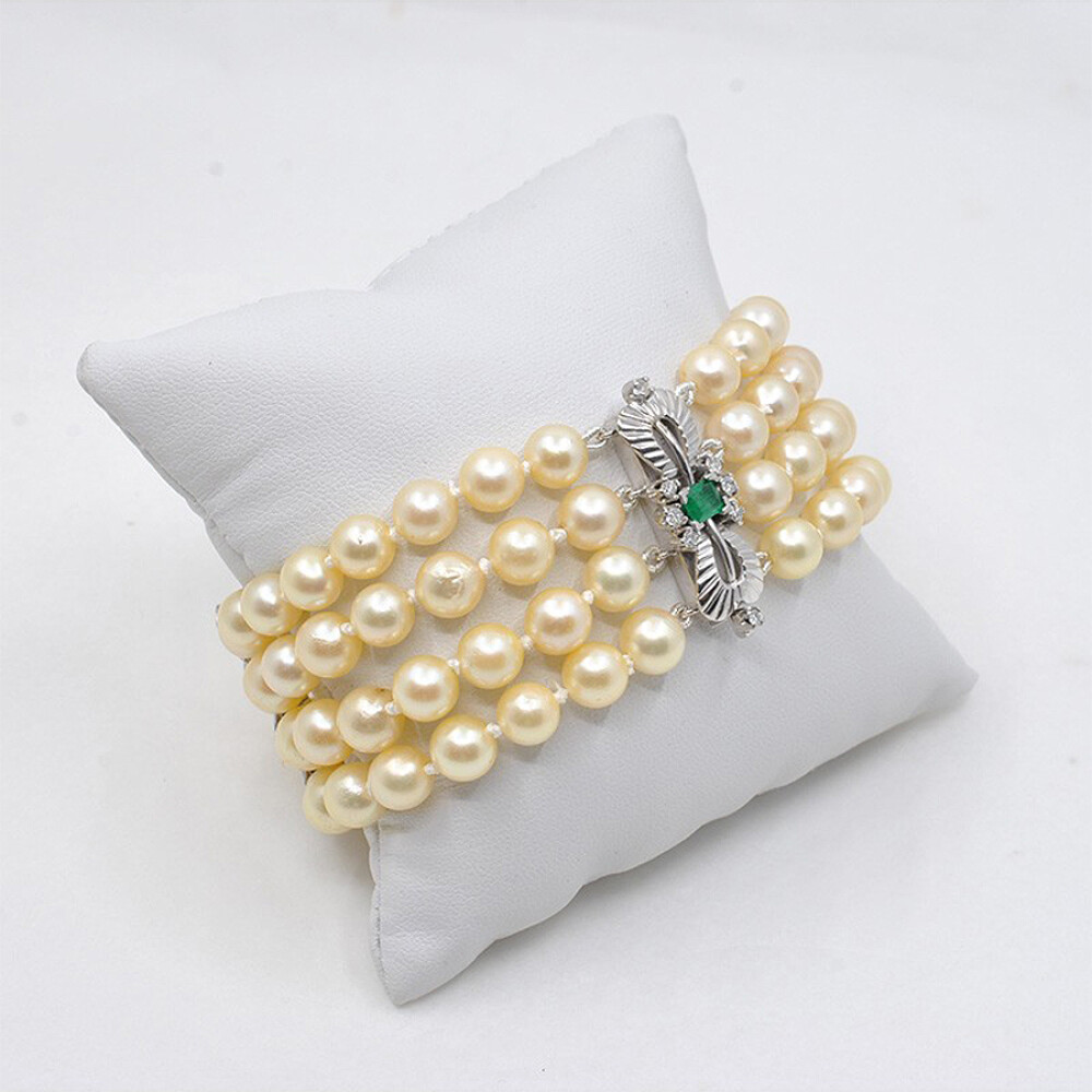 Pulsera Perlas De Cultivo 4 Hilos Con Broche En Oro 18K Blanco, Pasadores, Brillantes Y Esmeraldas. Pulsera Perlas De Cultivo 4 Hilos Con Broche En Oro 18K Blanco, Pasadores, Brillantes Y Esmeraldas.