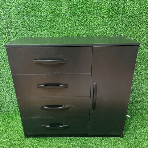 [OUTLET] Cómoda Cajonera para Dormitorio de 4 Cajones y 1 Puerta en MDP - Negro [SOLO RETIRO] [OUTLET] Cómoda Cajonera para Dormitorio de 4 Cajones y 1 Puerta en MDP - Negro [SOLO RETIRO]