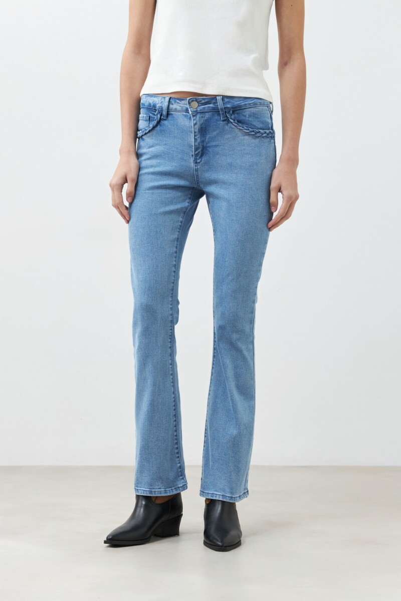 Jean bootcut Katy con detalle trenzado jean medio