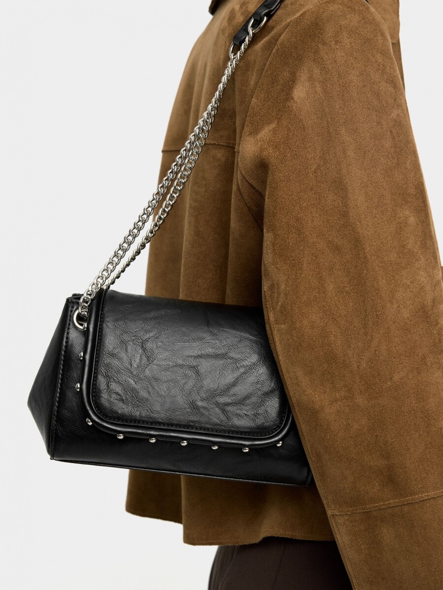 Bolso De Hombro Con Solapa Y Tachuelas negro