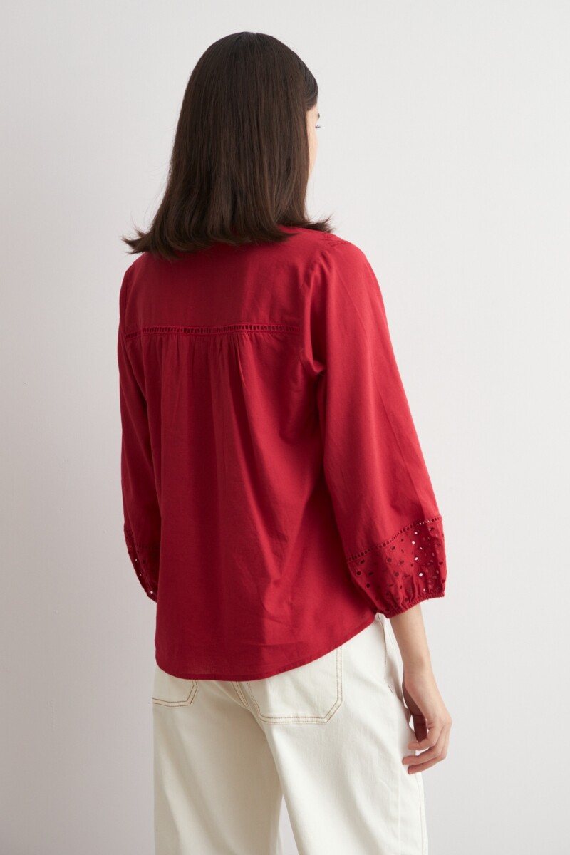 Blusa romantica bordada carmesí
