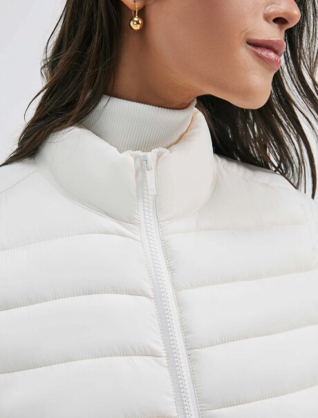 CHALECO PUFFER CON BOLSILLOS BLANCO