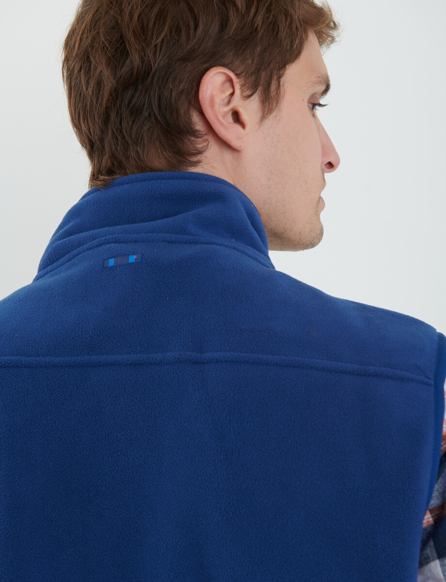 470563 CHALECO NAVIGATOR Azul Piedra Melange