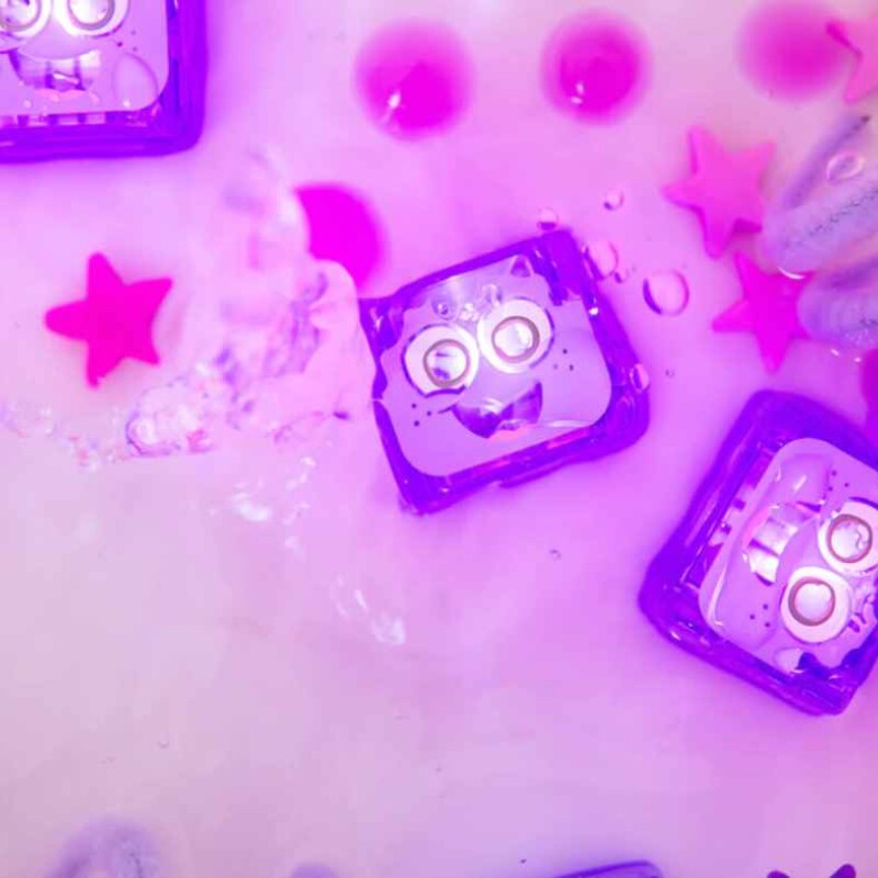 Glo Pals Light Up Cube Set de 4 cubos Violeta
