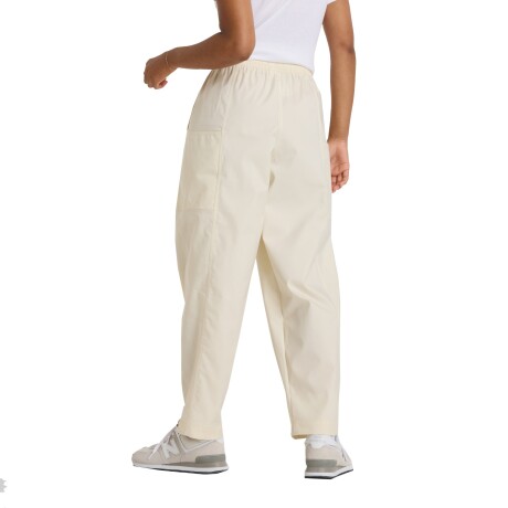 Panrtalón New Balance de Dama - Utility Pant - WP51501LIN BEIGE