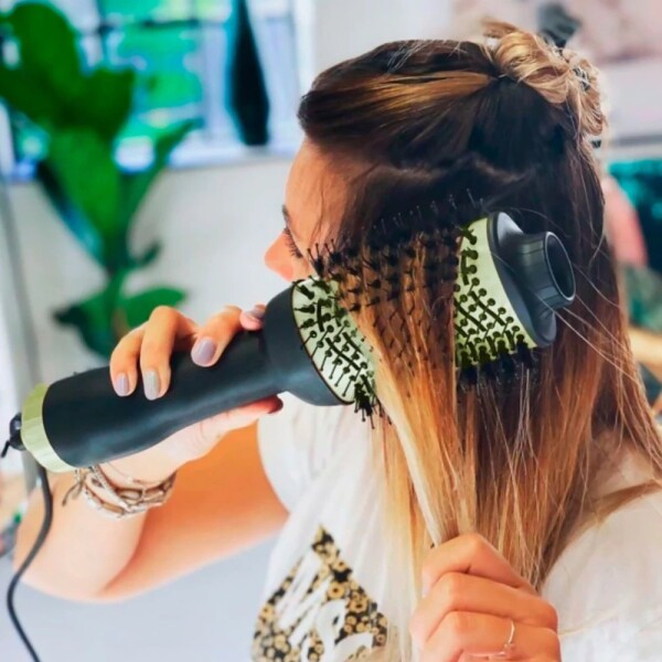 Cepillo Alisador Secador Modelador AntiFrizz Brushing 2000w Variante Color Verde