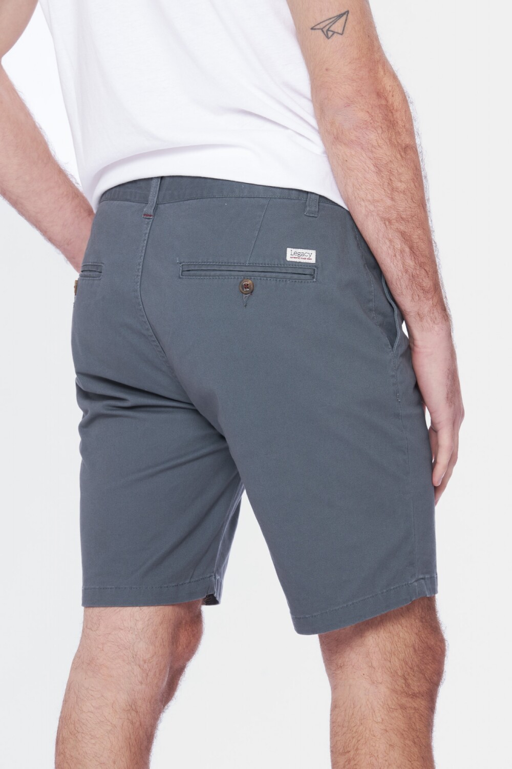 BERMUDA CLÁSICA CON SPANDEX Piedra