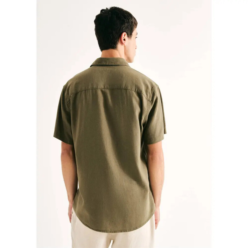 CAMISA MASC OLIVA MEDIO