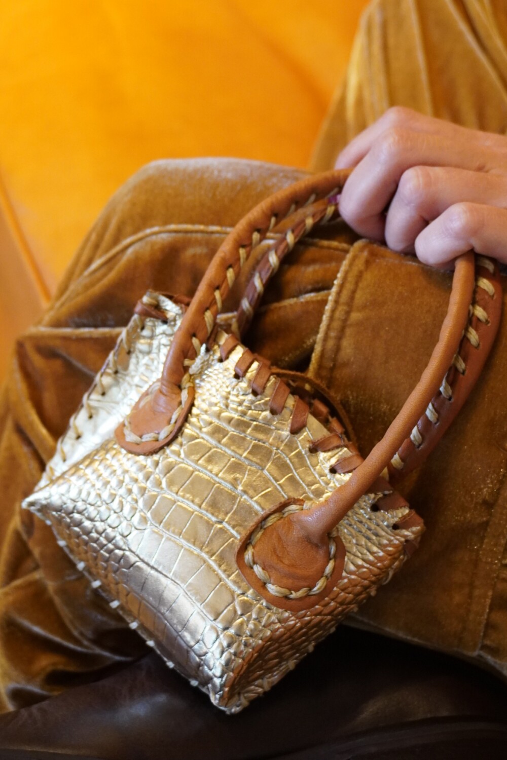 Dolly Winter Bg Dorado