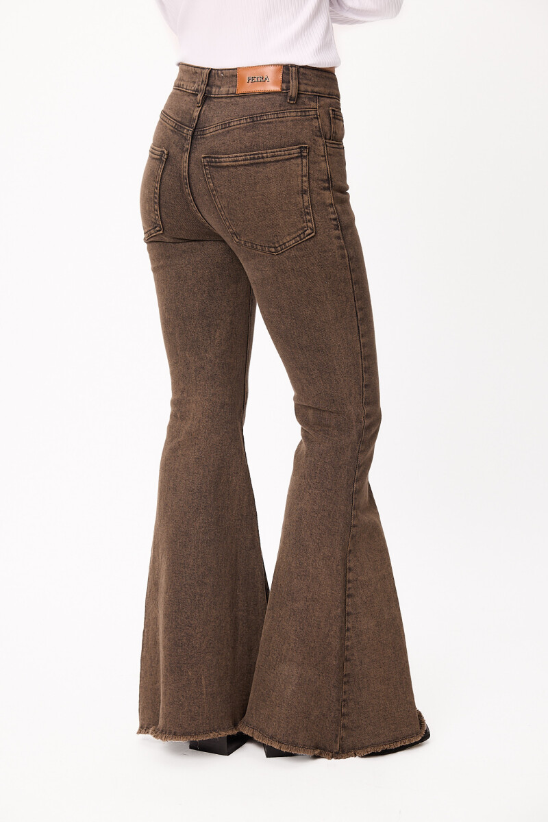 Jean New Paz Marron