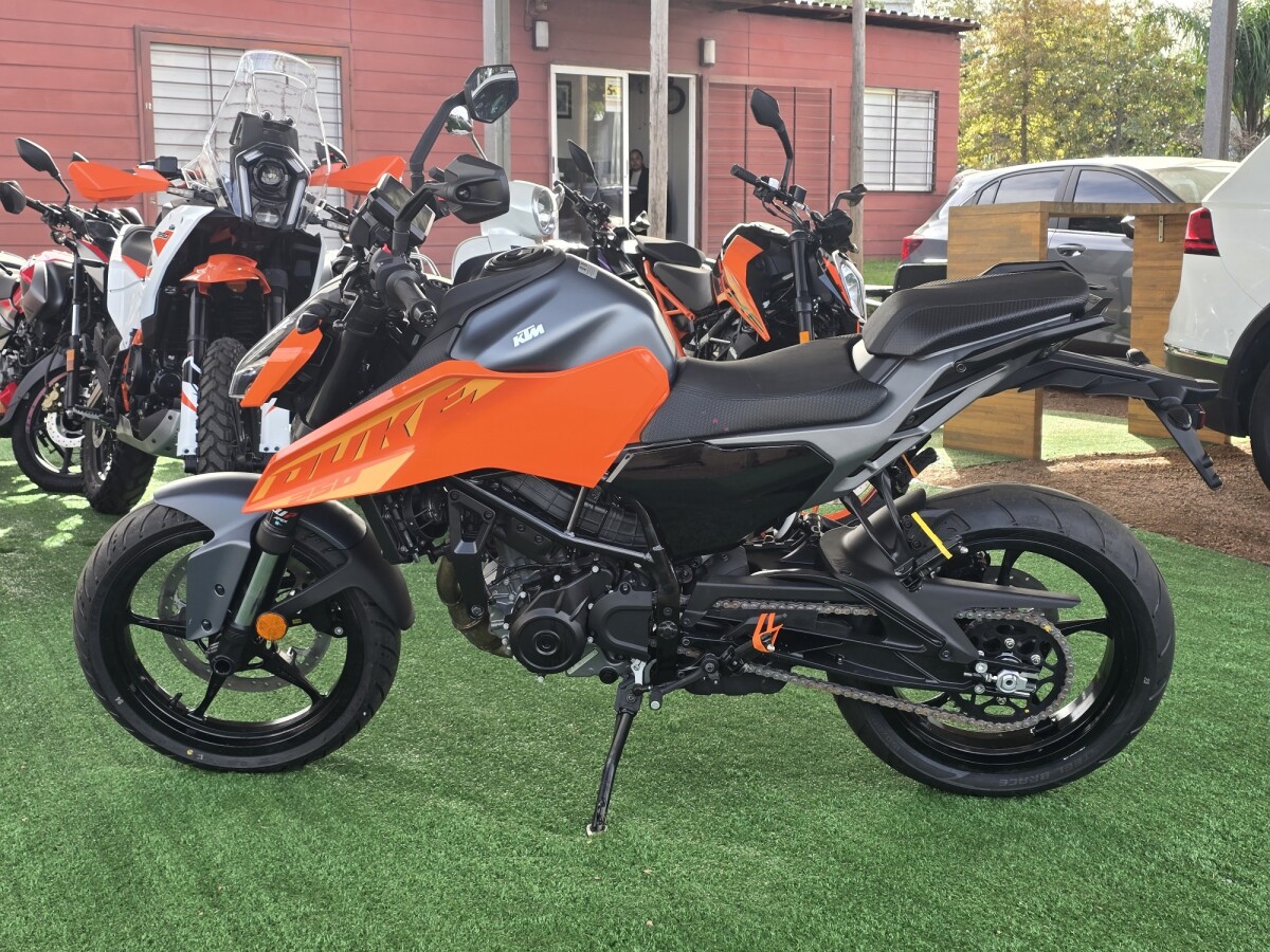 KTM Duke 250cc 0KM | Permuta / Financia KTM Duke 250cc 0KM | Permuta / Financia