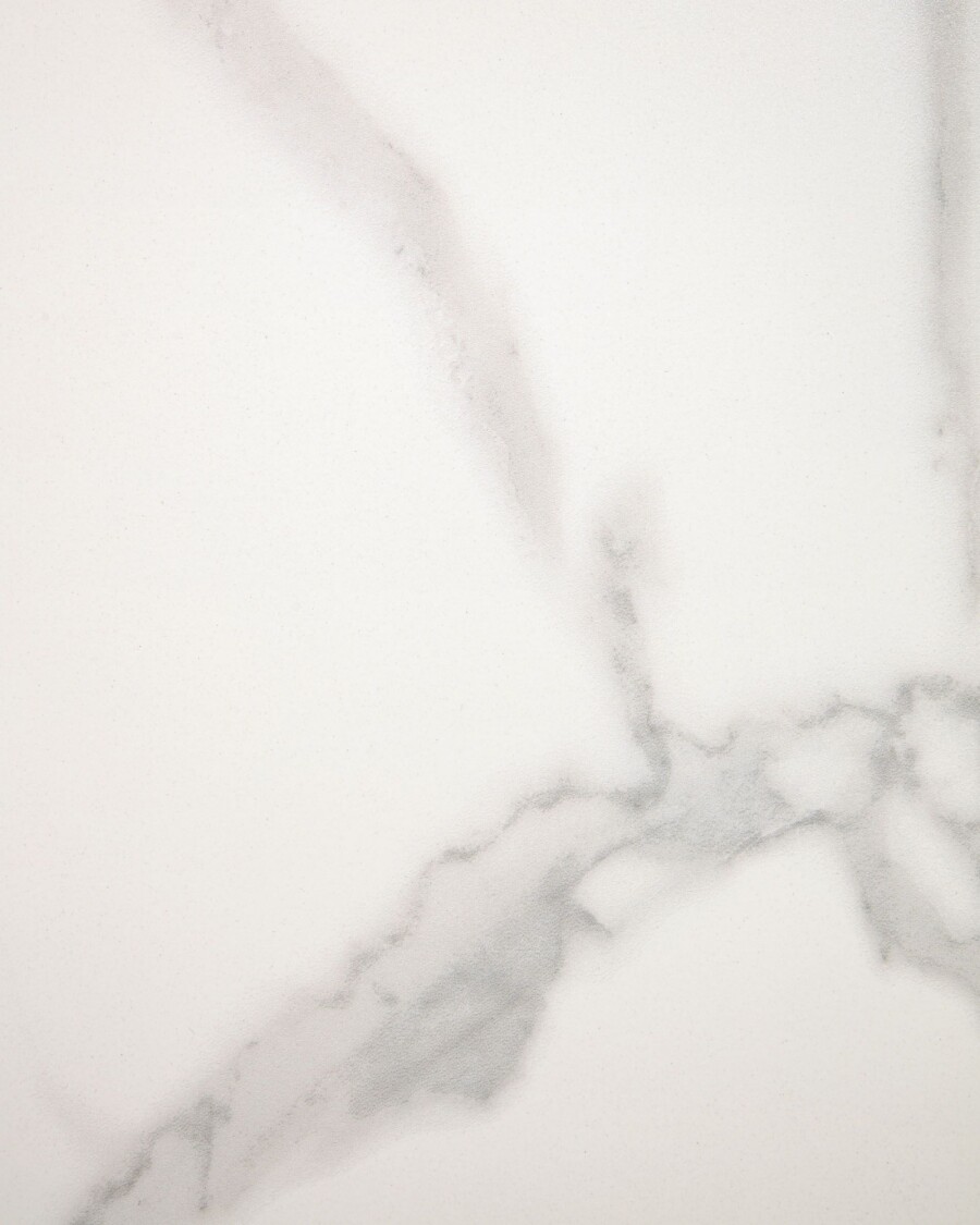 Consola Rewena sobre porcelánico acabado Kalos Blanco 110 x 75 cm