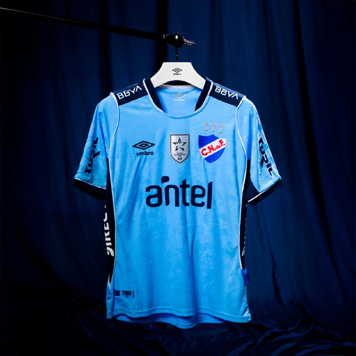 Camiseta de Hombre Umbro Nacional Edicion 26 - Celeste 