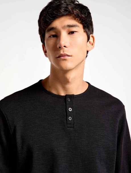 CAMISETA TÉRMICA DE ALGODÓN MODELO HENLEY NEGRO