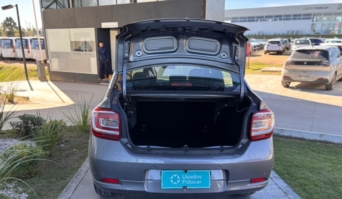 Renault Logan ZEN 1.0 - 2024 Renault Logan ZEN 1.0 - 2024