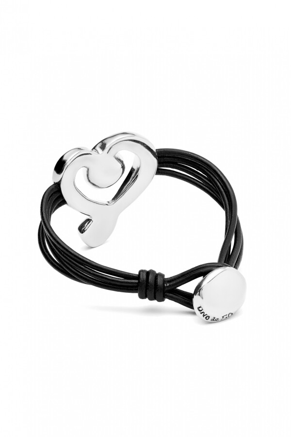 PULSERA DE CUERO CON CORAZÓN BAÑADO EN PLATA DE LEY CON CRISTAL NEGRO Pulsera