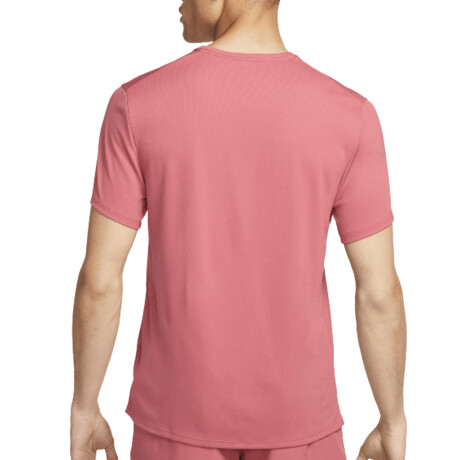 REMERA NIKE MILER Pink