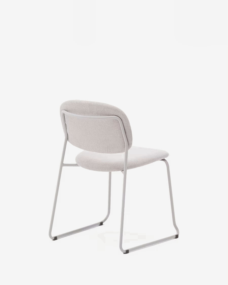 Silla apilable Meli de chenilla chenilla beige y patas de metal beige