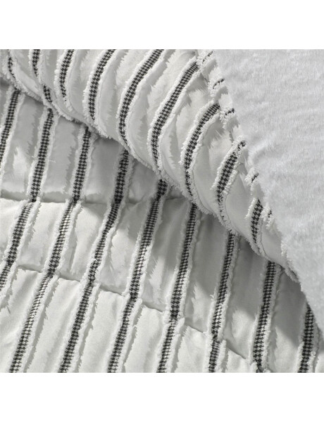 Acolchado Queen - Raya blanco 2,60m x 2,35m Acolchado Queen - Raya blanco 2,60m x 2,35m