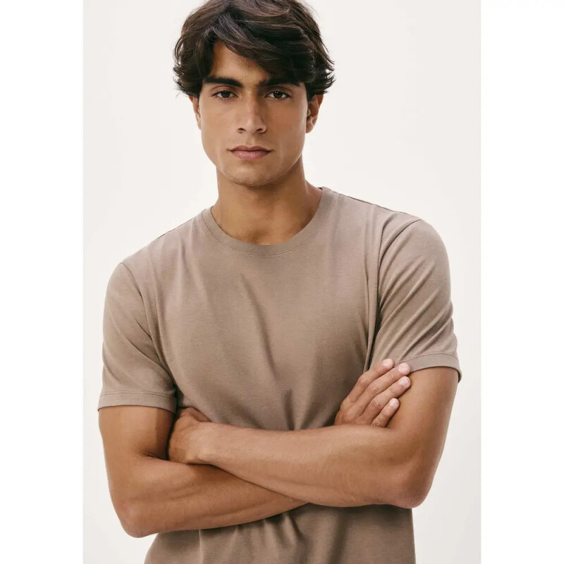 CAMISETA MM MASC MARROM MEDIO