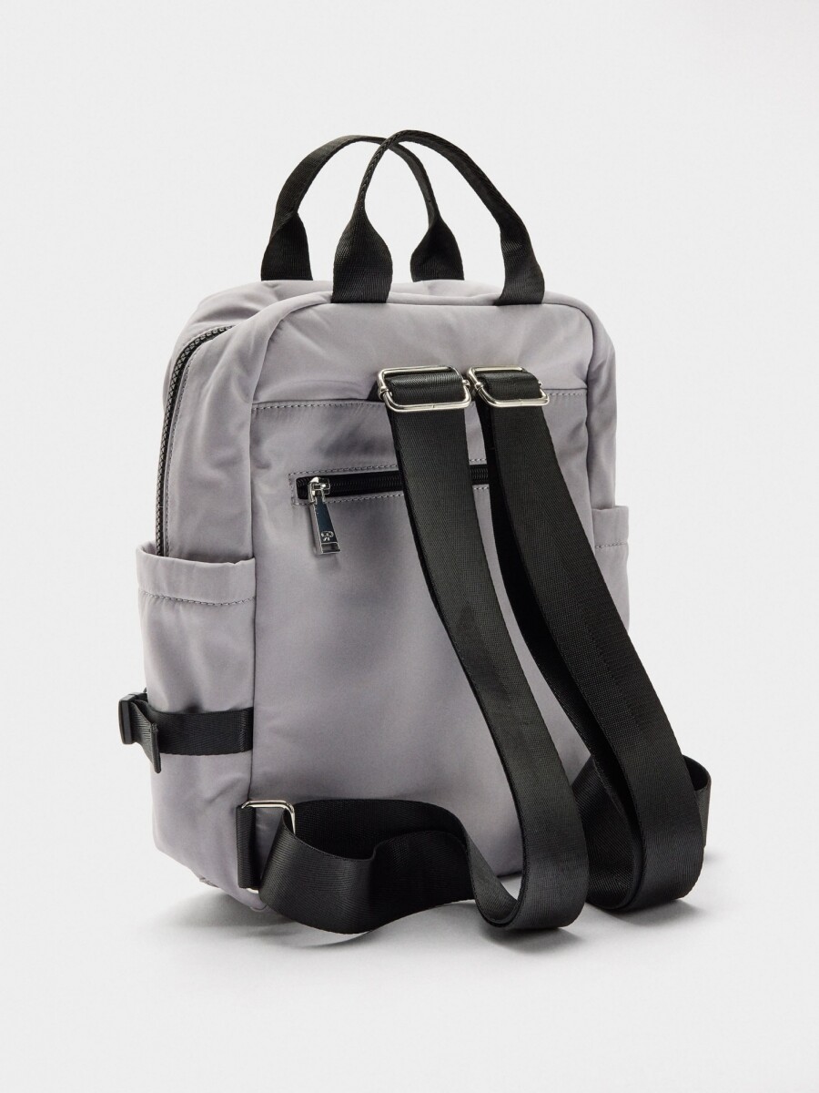 Mochila De Nylon Con Colgante crudo