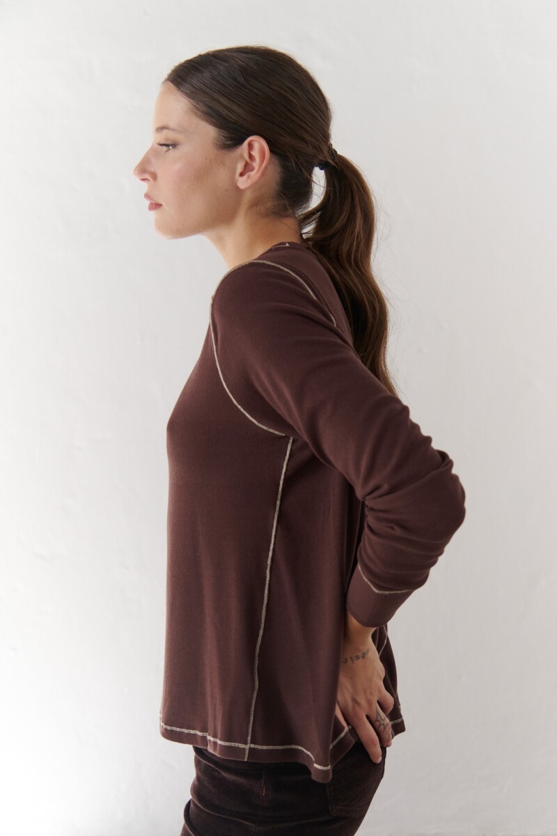 REMERA A CHOCOLATE