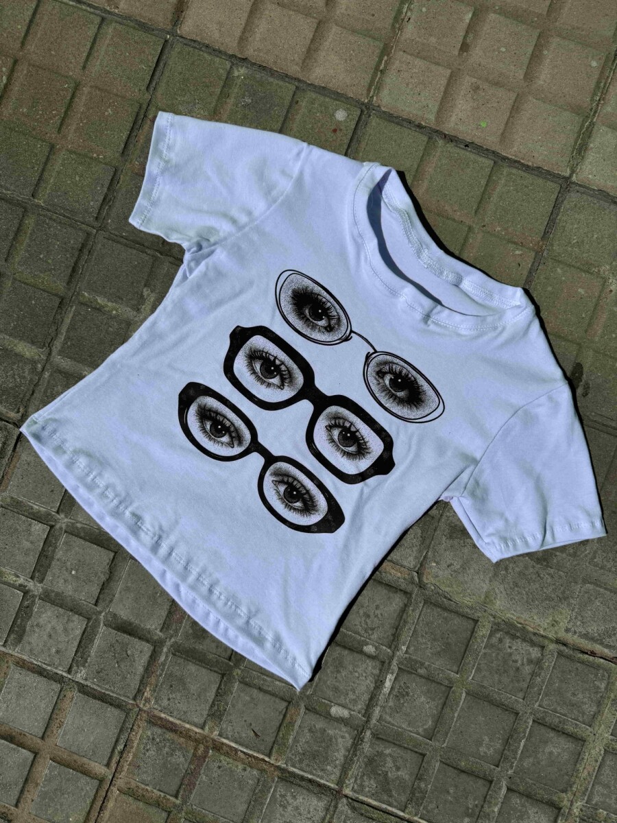 Remera con diseño estampada 