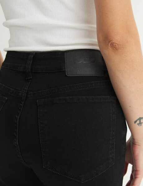 Jean Oriana Black I25