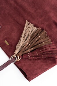 Charm Flecos Y Tachas Gamuza Vegana Burdeos