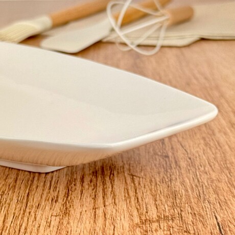 Fuente de Cerámica Blanca 30cm x 12.5cm x 3cm Fuente de Cerámica Blanca 30cm x 12.5cm x 3cm