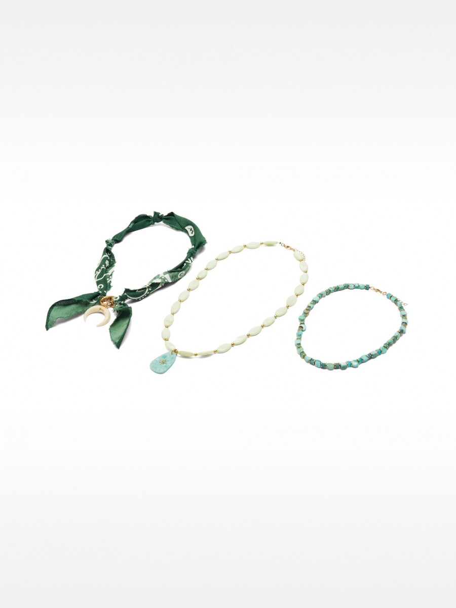 Set De Collares Con Piedras Y Conchas multicolor