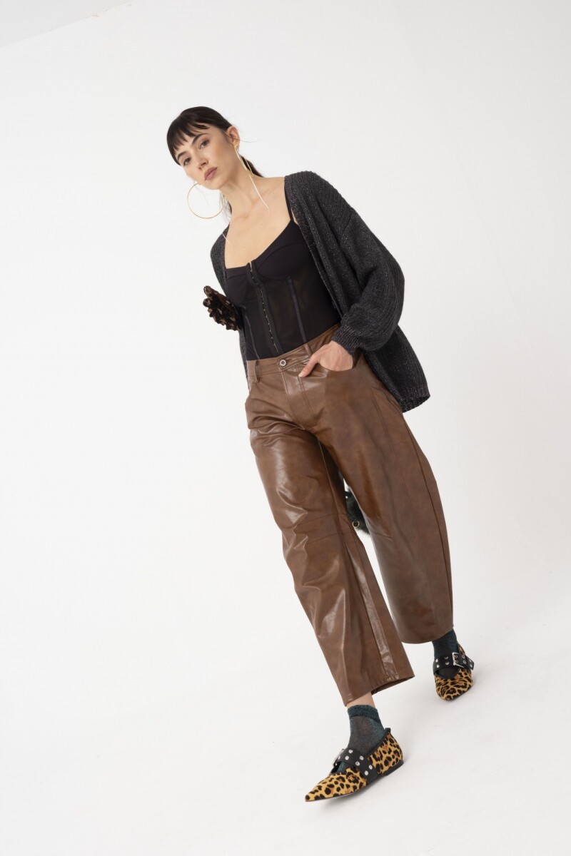 PANTALÓN SILUETA GLOBO Chocolate
