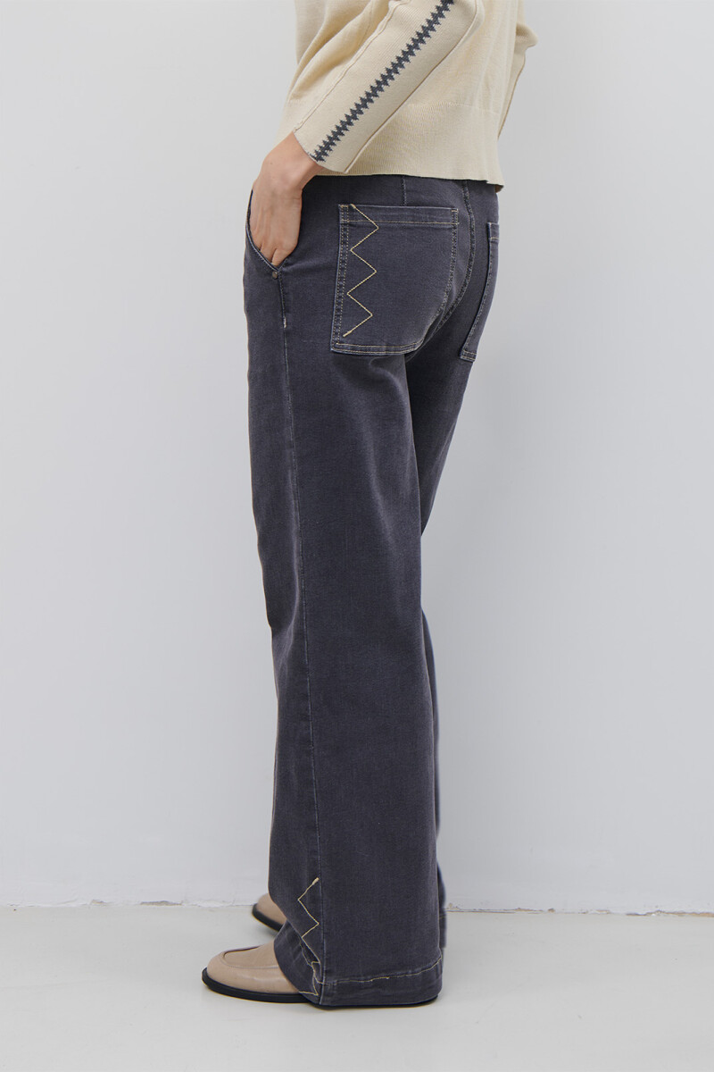 JEAN NAOMI AZUL GRIS