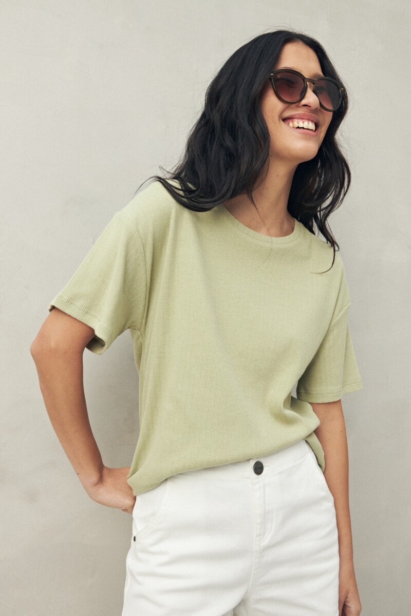 REMERA BASILE - Verde Oliva 