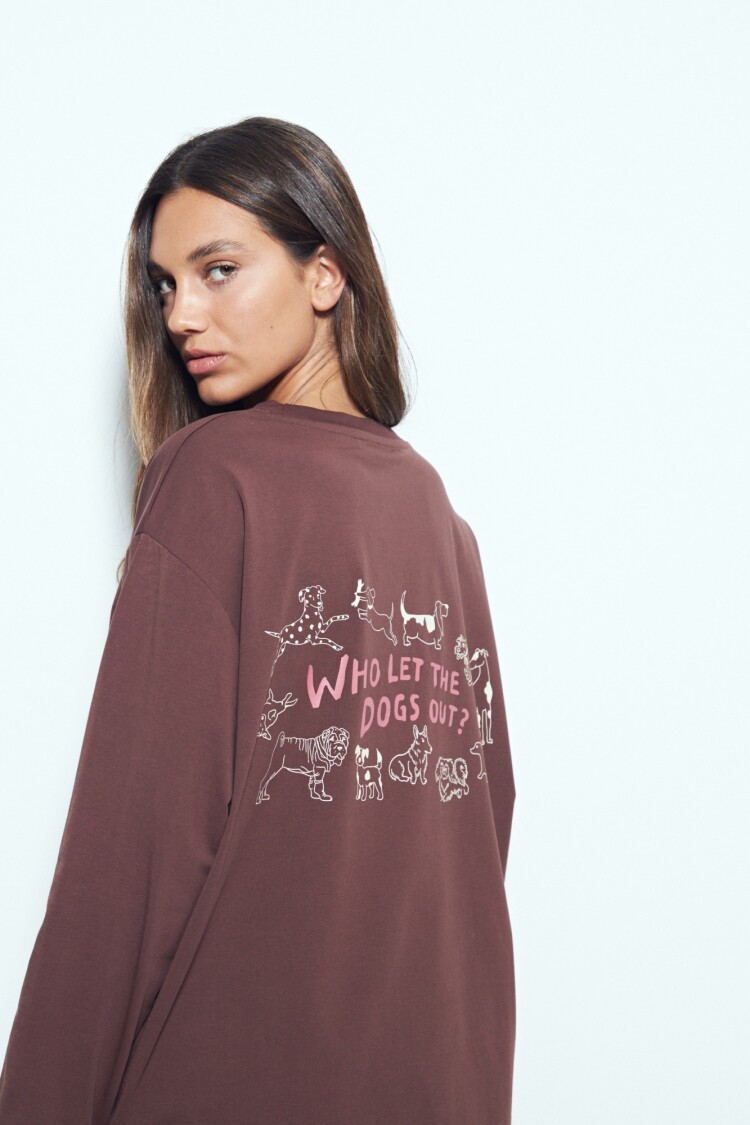 REMERA DOGS OUT Chocolate