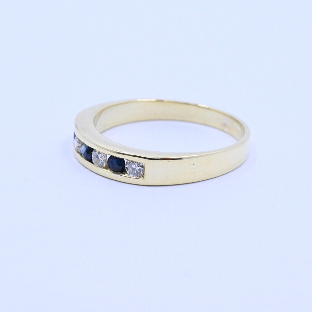 Anillo medio sin fin oro 18k zafiros y brillantes. Anillo medio sin fin oro 18k zafiros y brillantes.