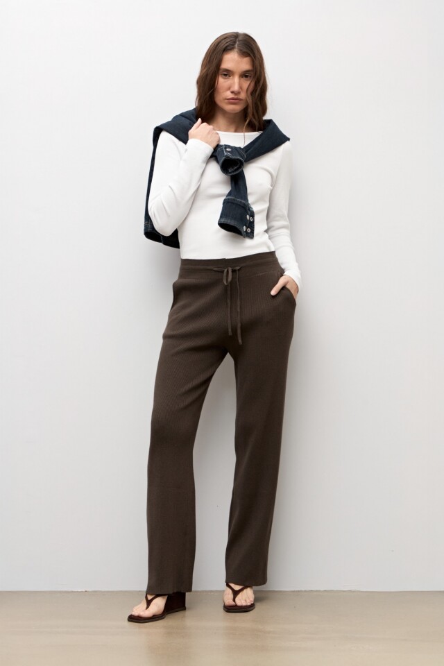 Pantalon tejido chocolate melange