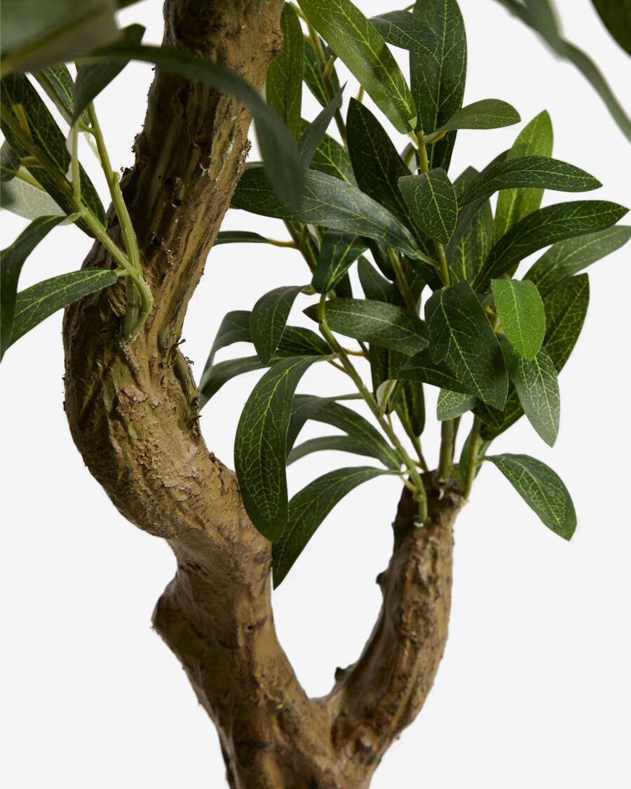 Árbol artificial Olivo con macetero blanco 250 cm. Árbol artificial Olivo con macetero blanco 250 cm.