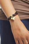PULSERA MEZCLA DE HILO EFECTO SEDA CON CUERO MARRÓN Y DETALLE DE CORAZÓN BAÑADO EN ORO 18K Pulsera