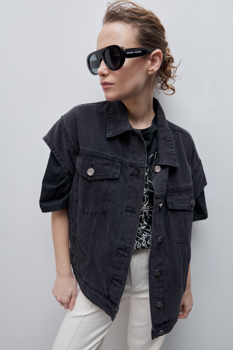 REMERA MECA Negro