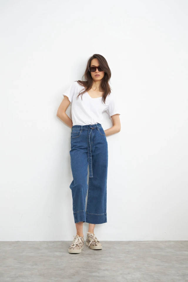 Remera escote V blanco