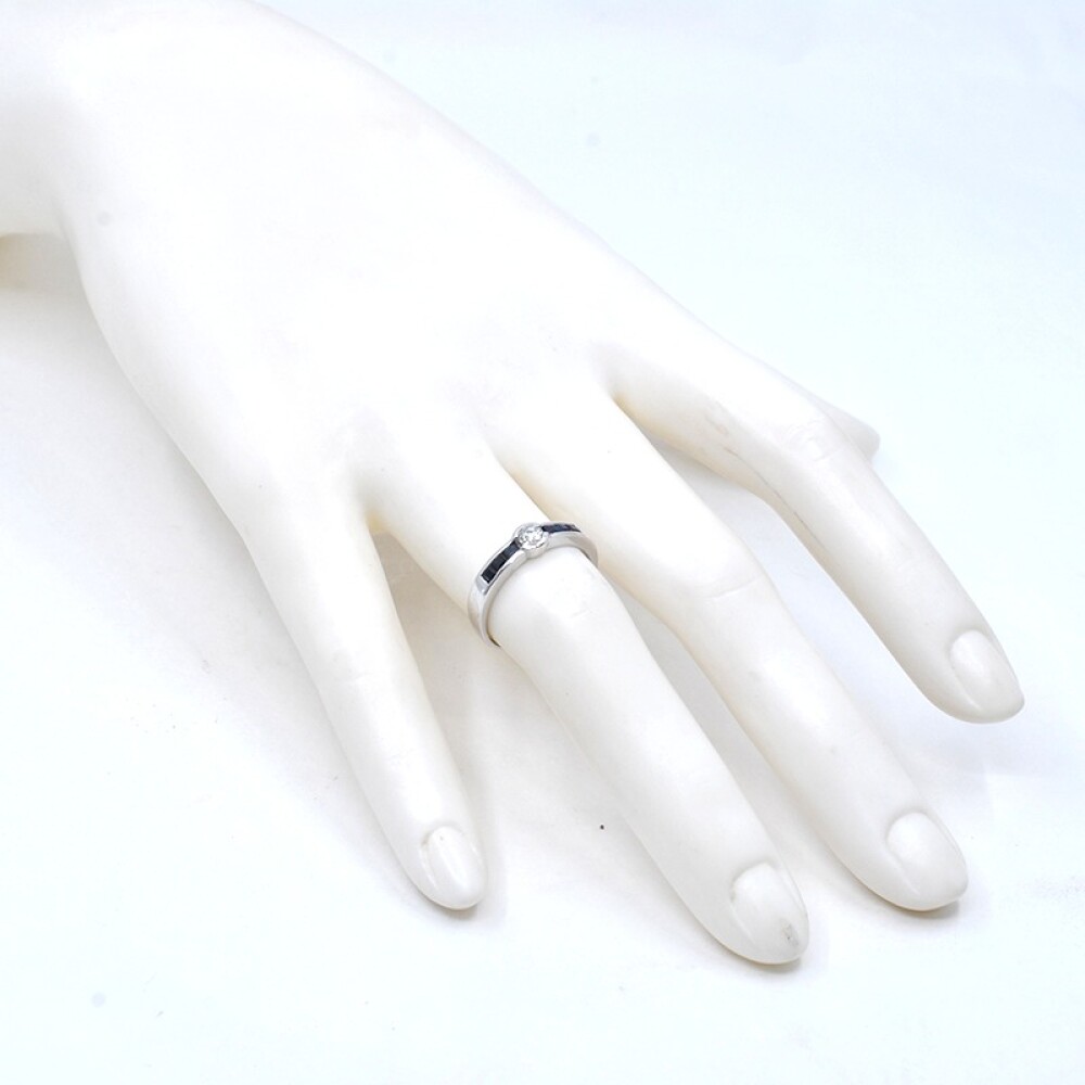 Anillo en oro 18k blanco , brillante y zafiros Anillo en oro 18k blanco , brillante y zafiros