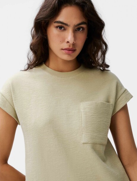 VESTIDO BÁSICO CON TEXTURA VERDE