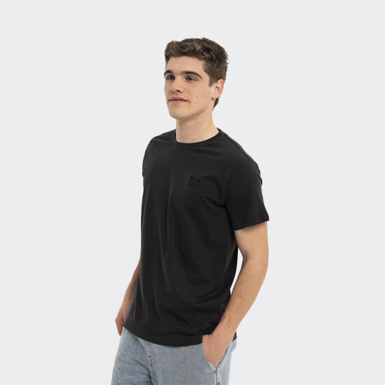 Remera Reef Classic Embroidered Negro