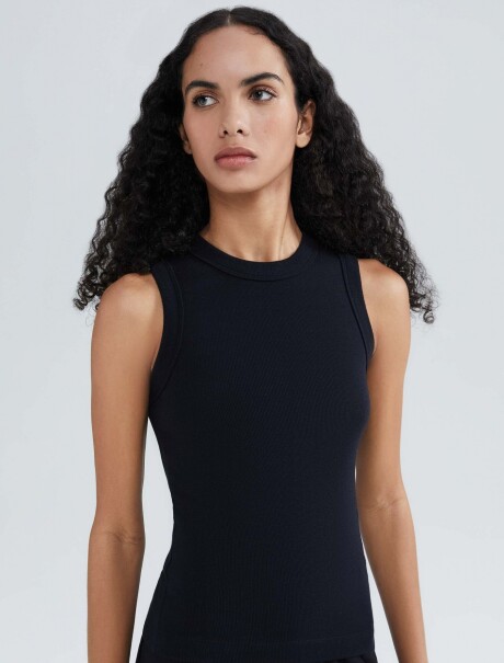 MUSCULOSA EN TELA ACANALADA NEGRO